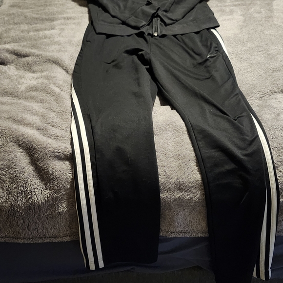 Adidas Navy Garment - Picture 1 of 10